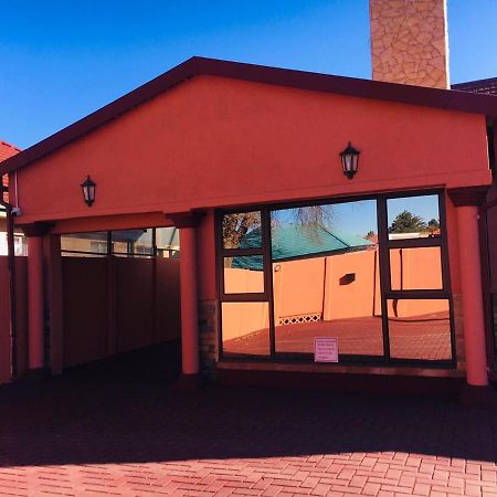Forever Comfy Bed Bed & Breakfast Vanderbijlpark Exterior photo