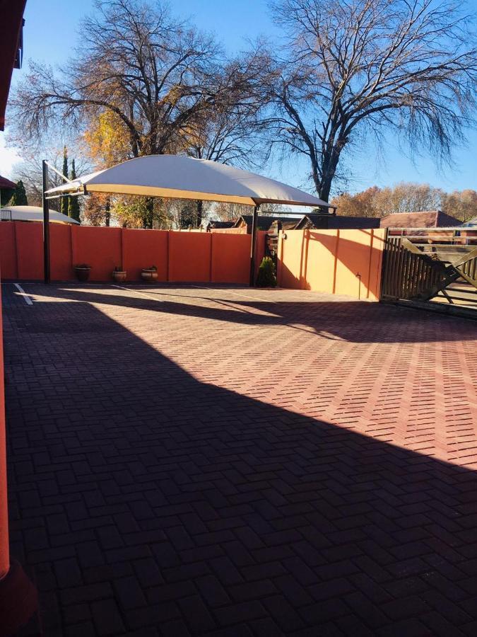 Forever Comfy Bed Bed & Breakfast Vanderbijlpark Exterior photo